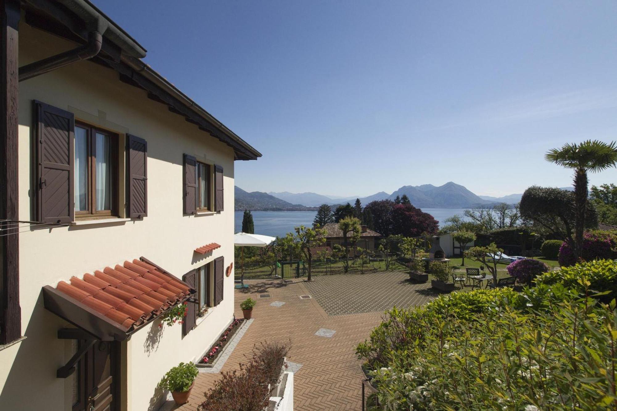 The Cottage On The Lake - Happy Rentals Baveno Exterior foto