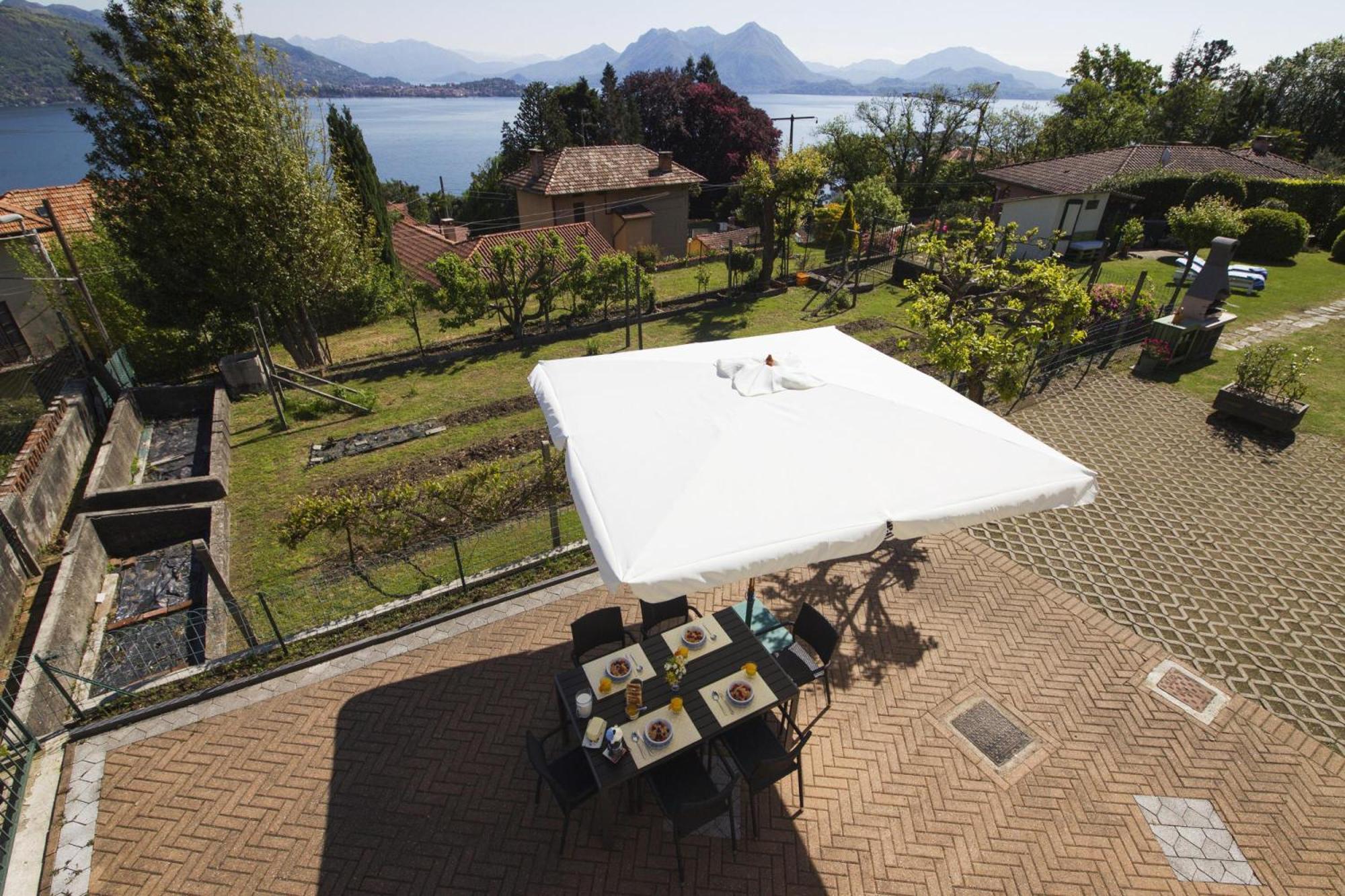 The Cottage On The Lake - Happy Rentals Baveno Exterior foto