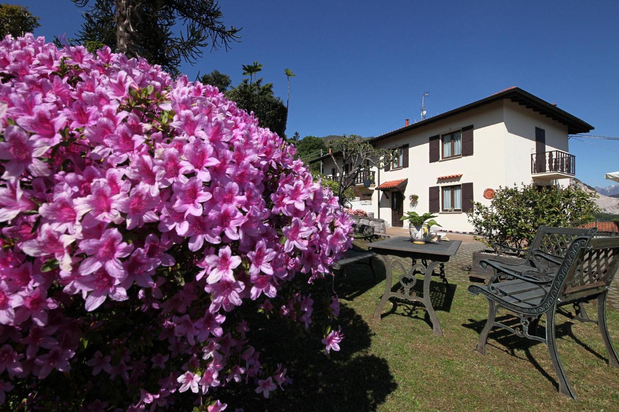 The Cottage On The Lake - Happy Rentals Baveno Exterior foto